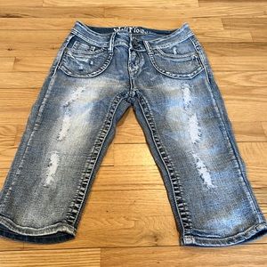 Wallflower light wash capris